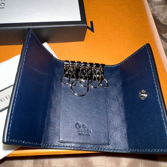 Gucci dark blue 6 key case - Picture 6 of 6